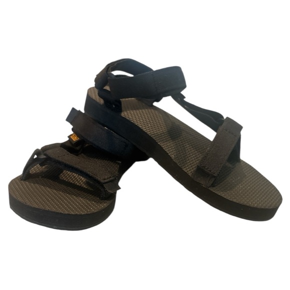 Teva Black Minimalist Sandals with Thong Design - Picture 3 of 5